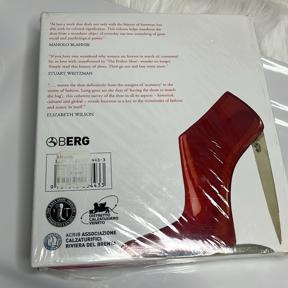 SHOES Coffee table book from Kitson - Picture 4 of 7
